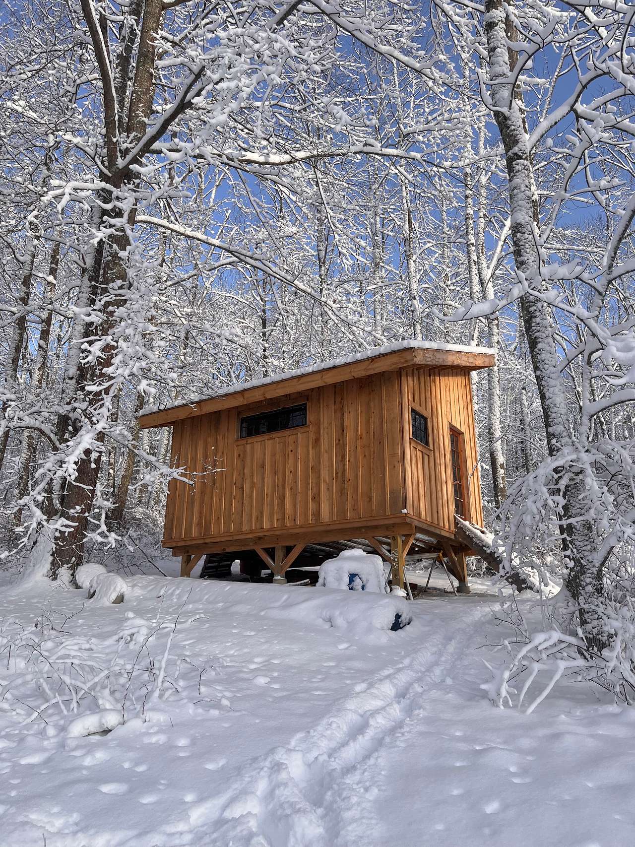 Crow's Nest Cottage - Off Grid