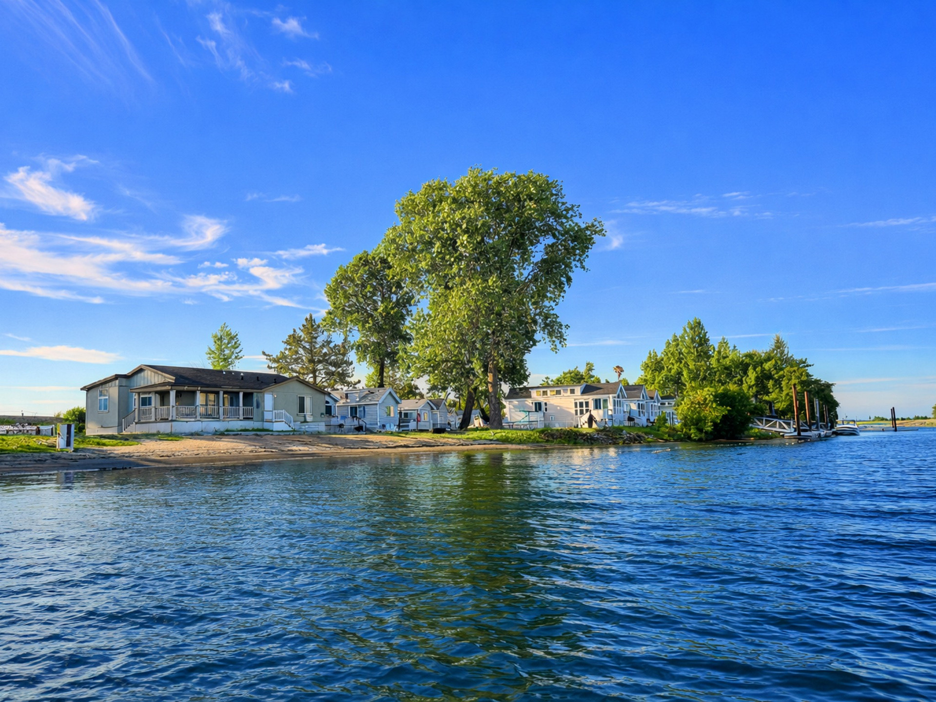 Unhitched Snug Harbor RV Park & Marina