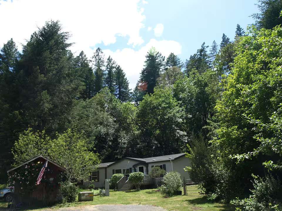 Casa De Duffy - Forested 1 acre