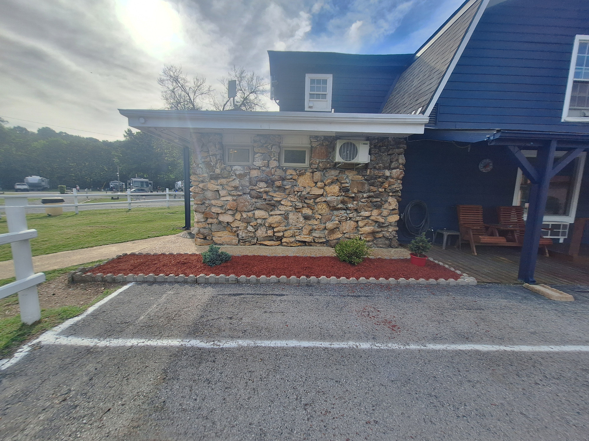Unhitched Nashville North RV Park