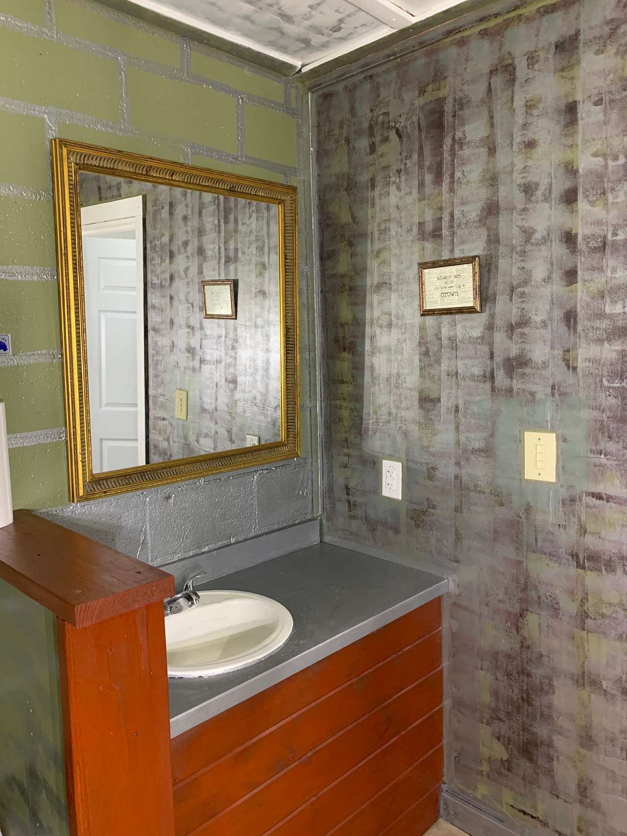 The RiverBarn Experience - Half bath