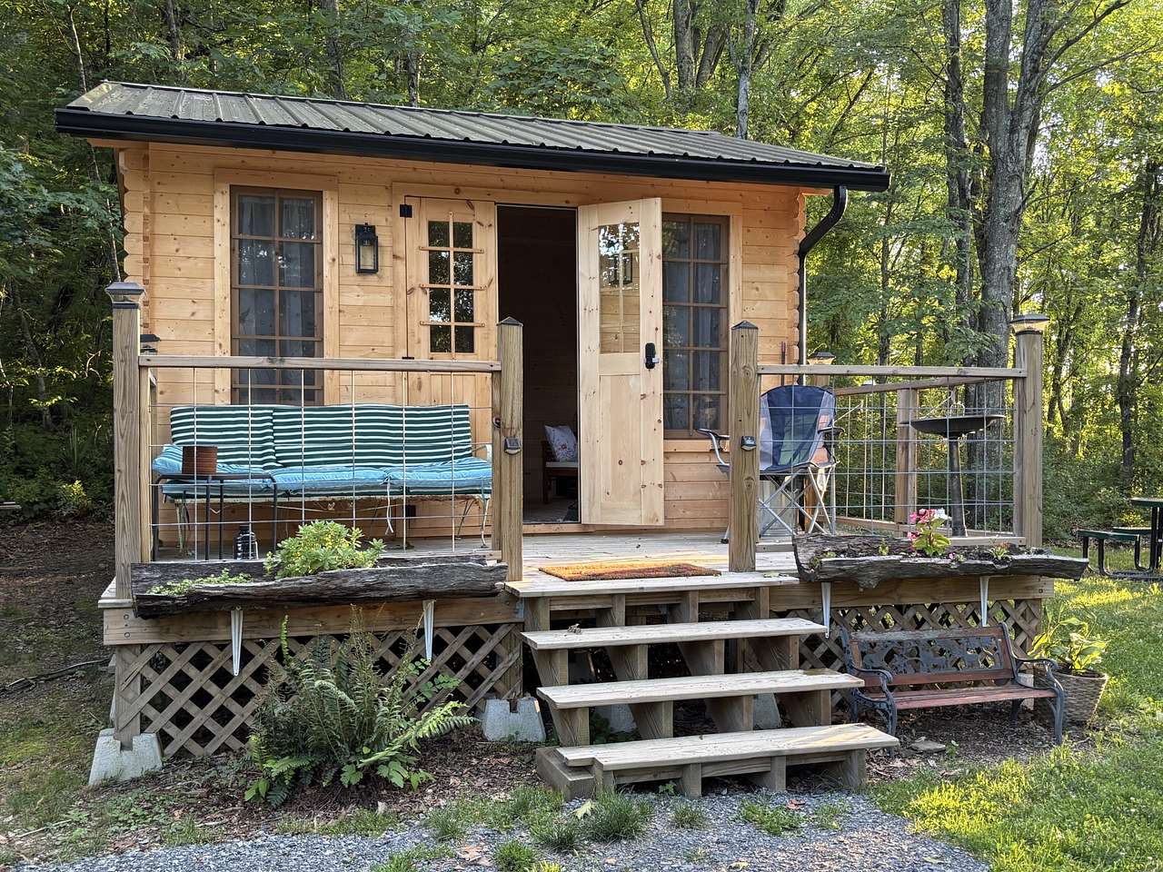 Hilltop Sunrise Camping, RV/Camper/Van Life Parking, Cozy Cabin