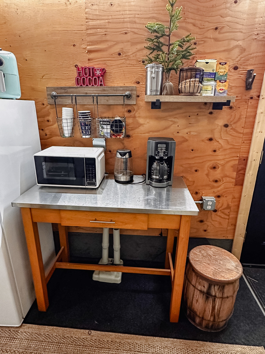 A short walk away in the adjacent barn is the kitchenette and bathroom. We have a microwave, fridge, and air fryer in there for guest use. 