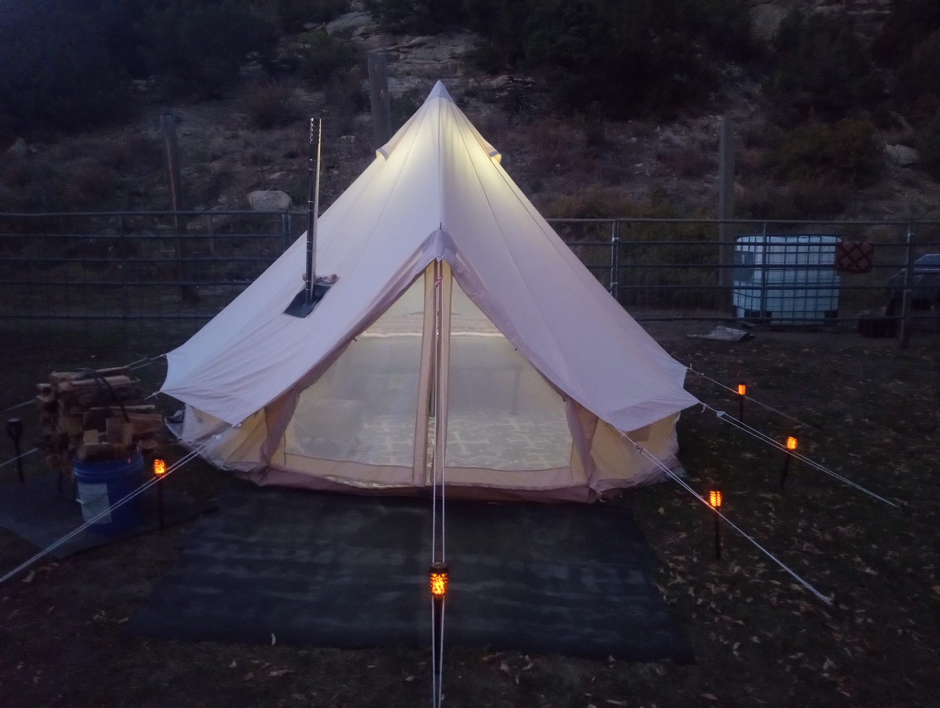 Beautiful Chicosa Canyon 2 and Horse Hotel