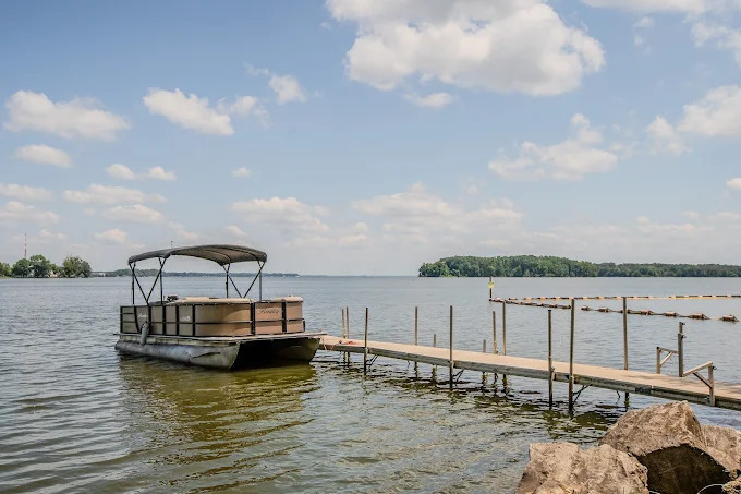 Unhitched Wheeler Lake