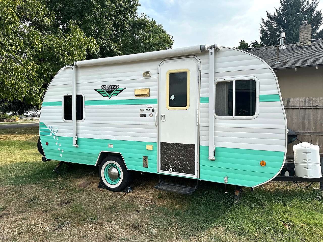 1950s-inspired Style Retro Camper