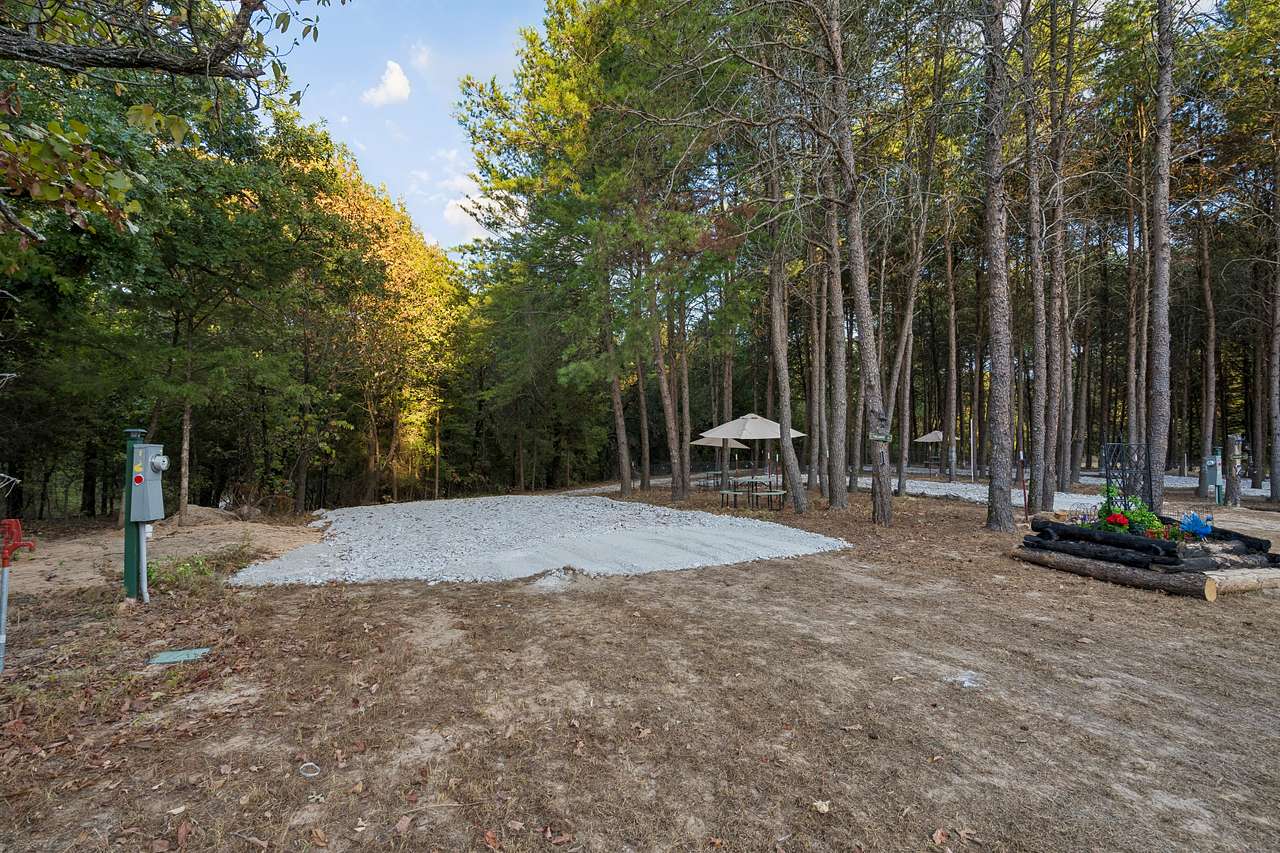 Peacock Pines RV & Hickman Hideaway