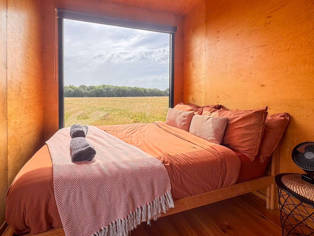 Peaceful Off-Grid Tiny Home In 15 Acre Field