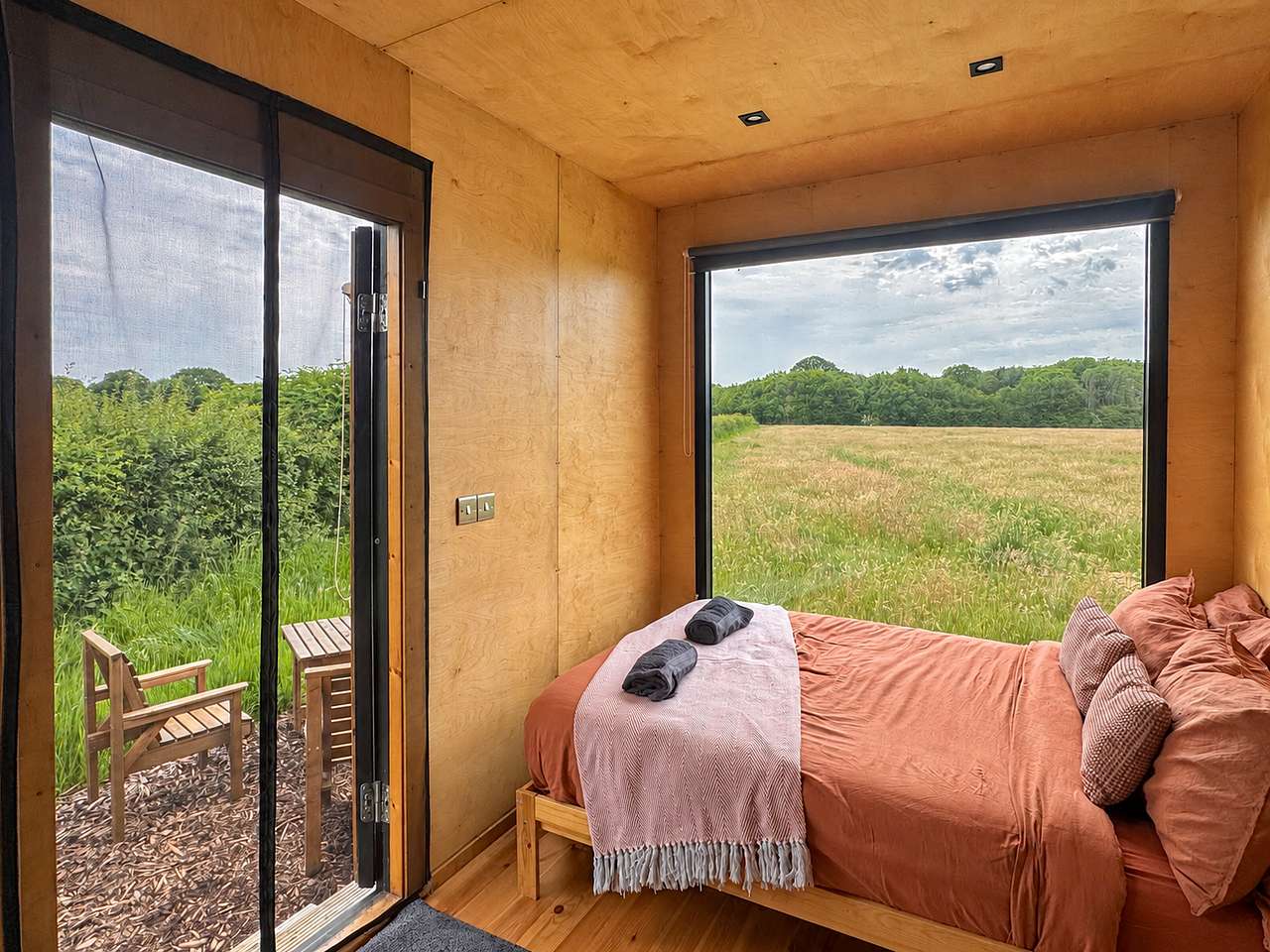 Peaceful Off-Grid Tiny Home In 15 Acre Field